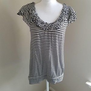 🦄  Elle / Small / Black and White Stripe tee